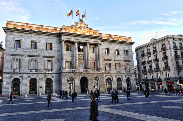 Serge Melki / Flickr / CC-BY 2.0 Площадь Сан Жауме